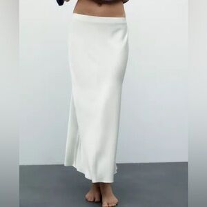 Elegant Cream Maxi Skirt ZARA